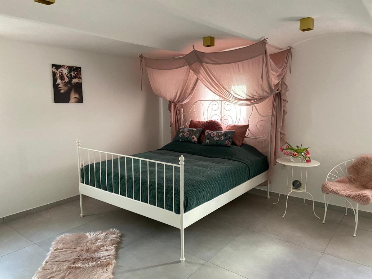 Luxus Ferienwohnung Mit Whirlpool Runkel Екстериор снимка