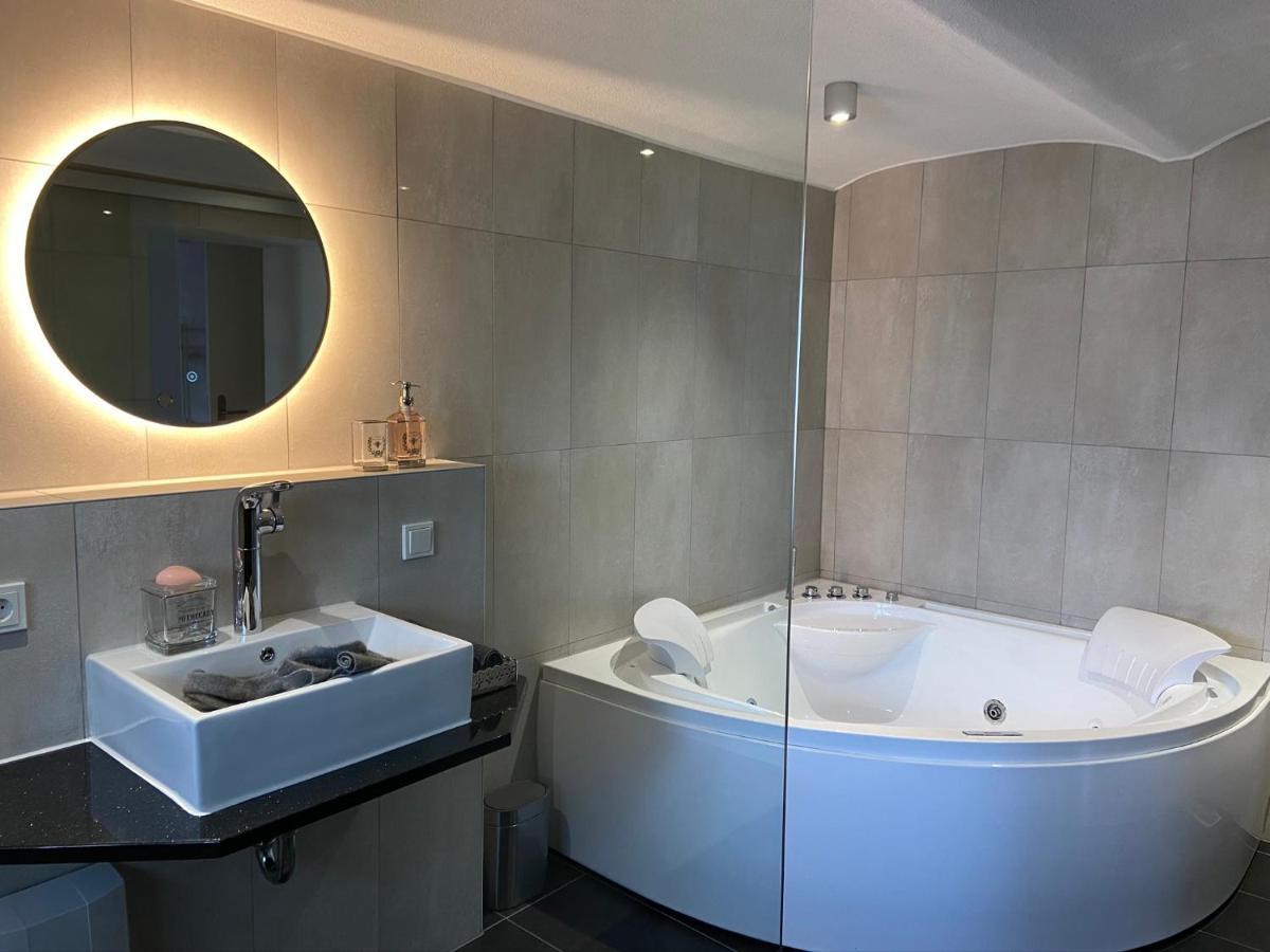 Luxus Ferienwohnung Mit Whirlpool Runkel Екстериор снимка
