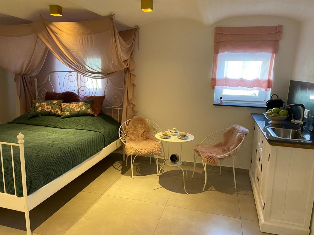 Luxus Ferienwohnung Mit Whirlpool Runkel Екстериор снимка